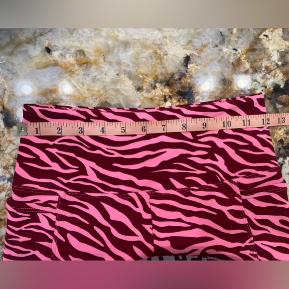 Lorna Jane activewear set animal print - Picture 4 of 8